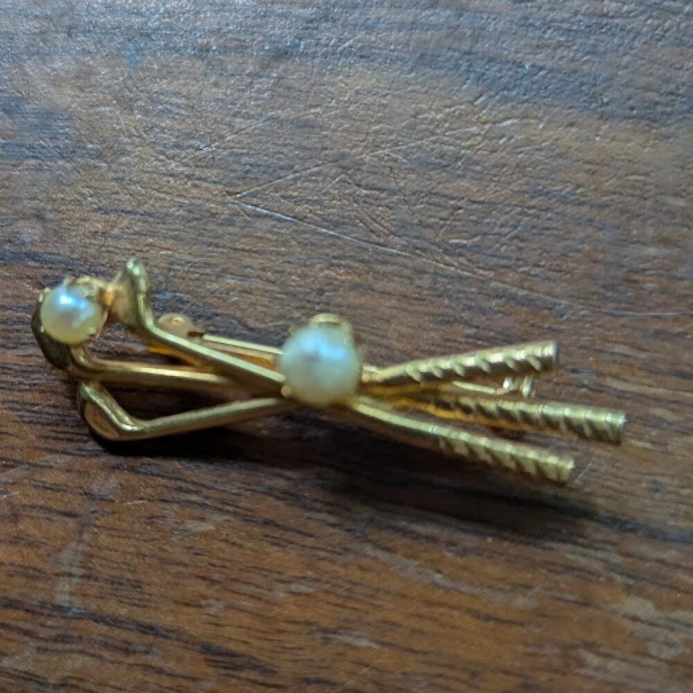 Costume Jewelry Golf Brooch